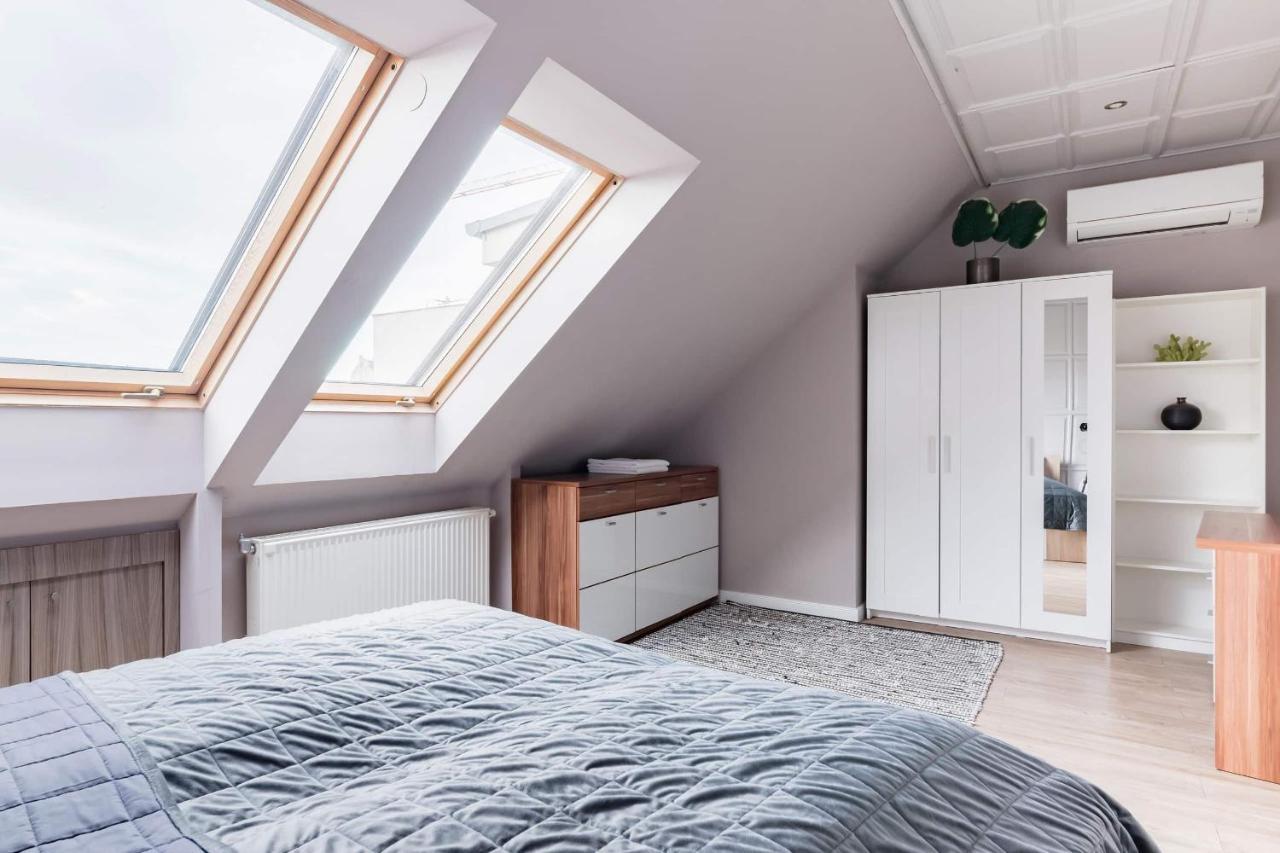 Sunny And Central Penthouse With Private Garage Budapest Exterior foto
