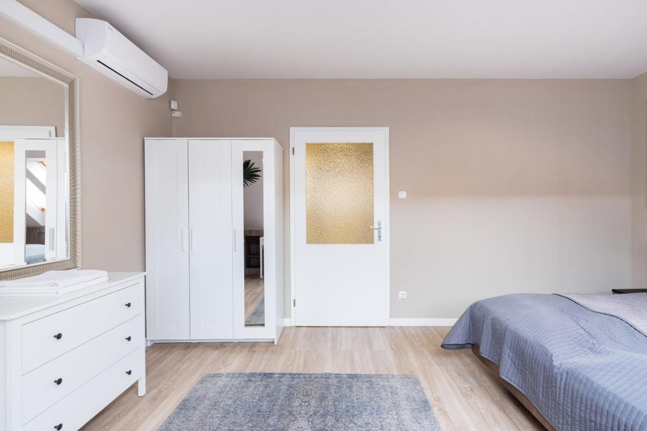 Sunny And Central Penthouse With Private Garage Budapest Exterior foto