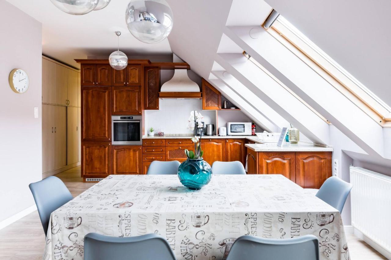 Sunny And Central Penthouse With Private Garage Budapest Exterior foto